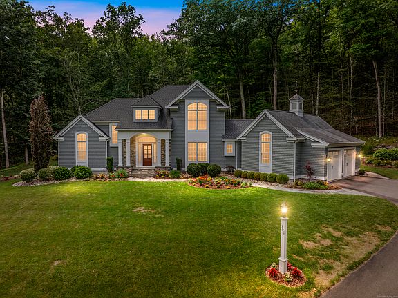 3rd image of 301 Fox Hopyard Road