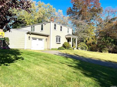 (Undisclosed Address), Roslyn Heights, NY, 11577