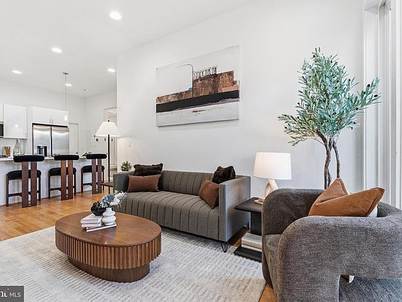 3rd image of 1837 Kalorama Rd NW APT F