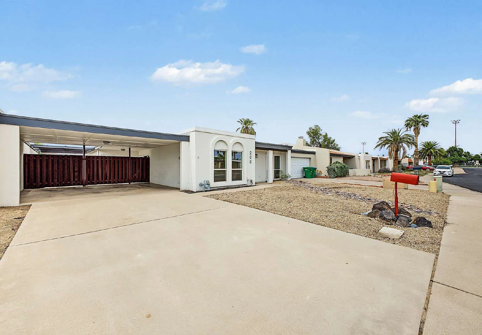 4 bed, 2.0 bath, $2,260 — Photo 3