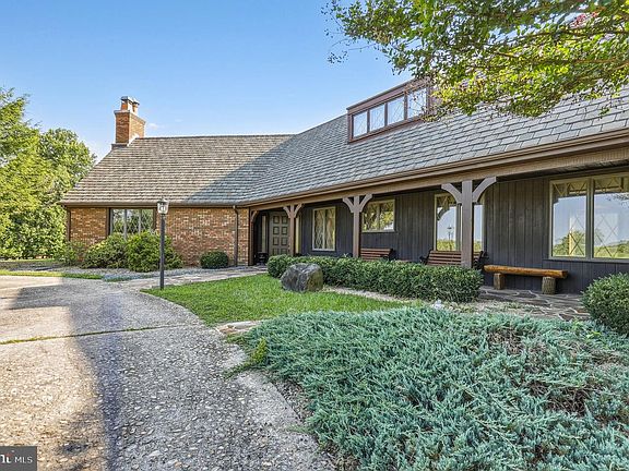 3rd image of 4112 Heritage Hill Ln