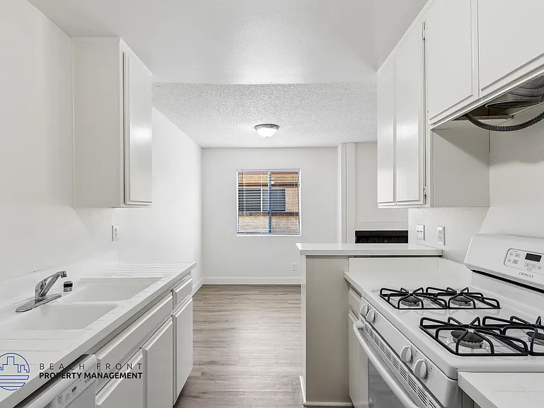 817 Hill St. — Photo 17