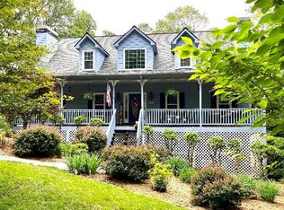 422 Gold Crest Dr, Dahlonega, GA 30533