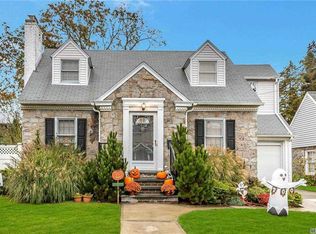 10 Guenther Pl, Bellmore, NY 11710