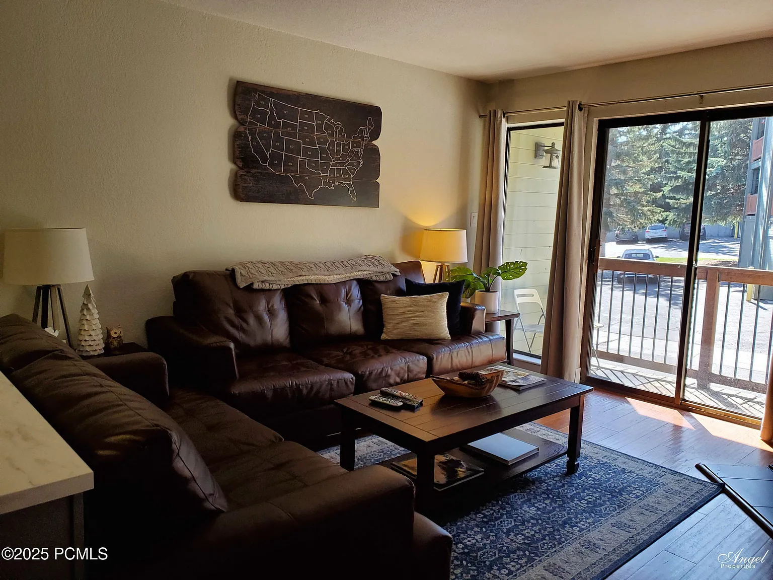 1 bed, 1.0 bath, 529 sqft, $2,450 — Photo 2