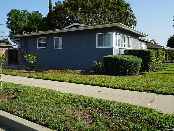 3rd image of 10056 Gloria Ave