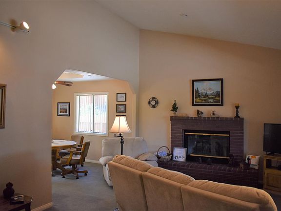5th image of 5226 Desert View Dr