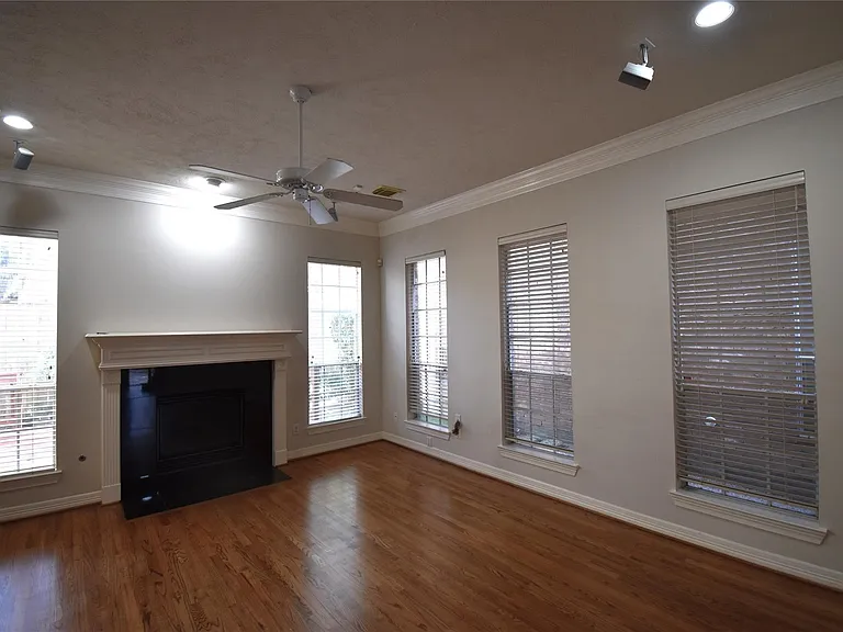 2835 Briarhurst Park — Photo 6