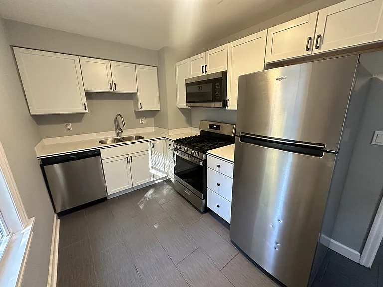 1720 Kilburn Ave — Photo 3