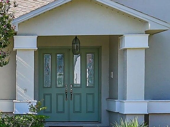 3rd image of 1364 Overland Dr
