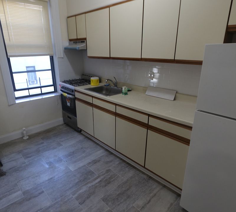 1st image of 902 72nd St APT 3A