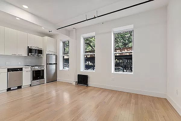 1st image of 975 Washington Ave #1-J