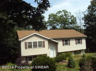 1019 Pine Ln, Mountain Top, PA 18707