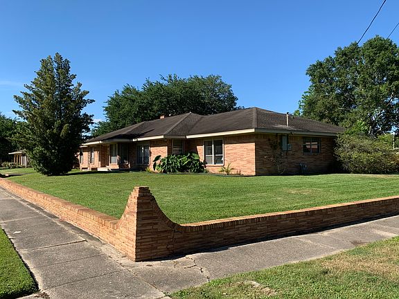 2nd image of 1800 6th St
