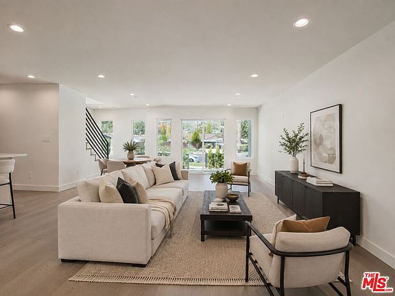 4th image of 4942 Topanga Canyon Blvd