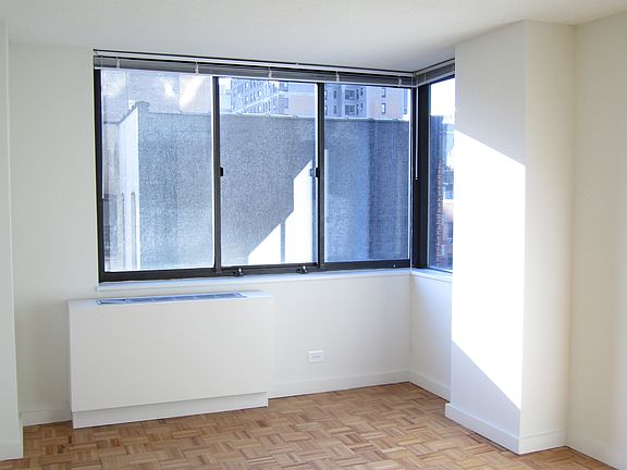 2nd image of 731 Columbus Ave