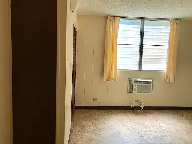 1038 Spencer St — Photo 8