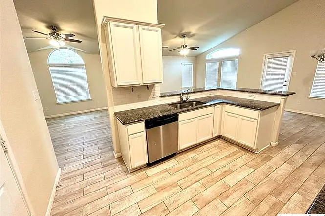 946 Hobby Rd — Photo 15