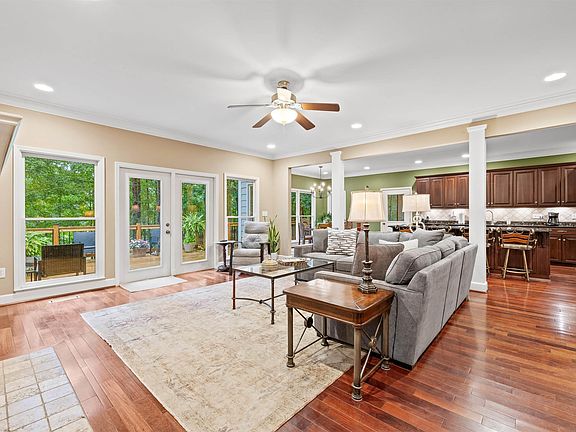 5th image of 455 Dogwood Lakes Dr