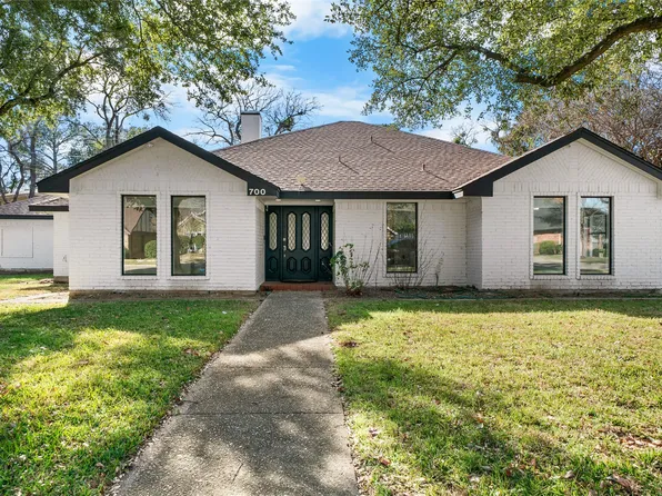 700 Macarthur Ct, Irving, TX 75061