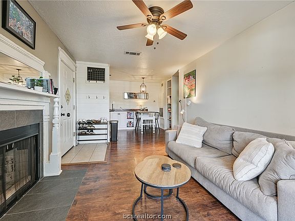 2nd image of 1107 Verde Dr APT 12