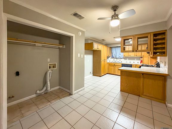 3rd image of 16124 Batavia Ave