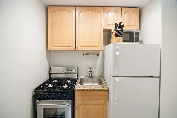 Rented by WAM Partners - William Moses Co. | media 28