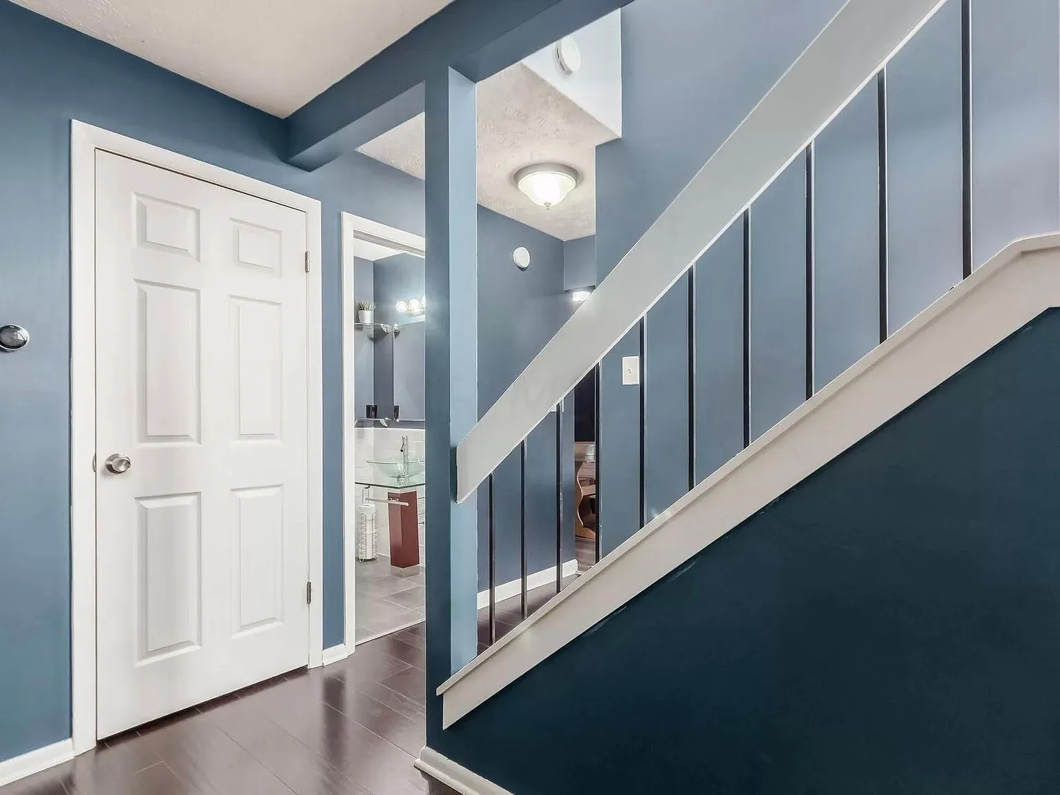 2 bed, 1.5 bath, 1250 sqft, $1,700 — Photo 4