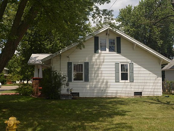 2nd image of 23 Beckman Ave S