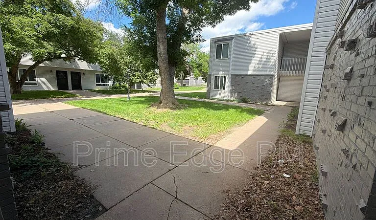 6235 Holdrege St #D-5 — Photo 2