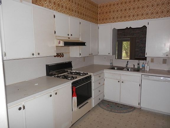 3rd image of 117 Country Club Dr