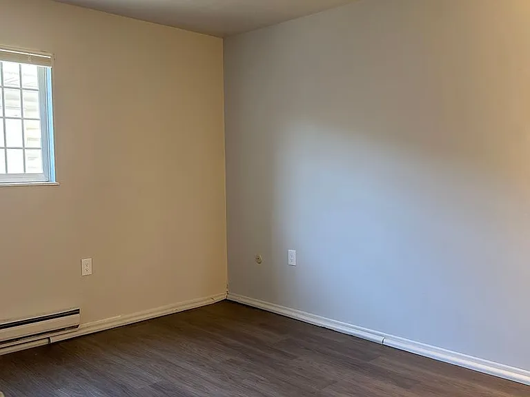 400 W Columbus Rd — Photo 4