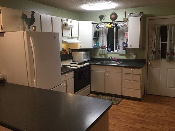 3rd image of 16831 Lake Shore Dr