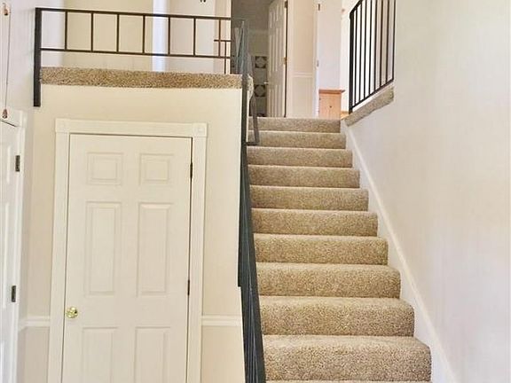 3rd image of 880 Glen Vista Dr