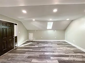 1804 Lucas Ln — Photo 3