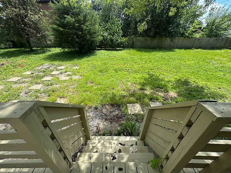 Giant back & side yard!