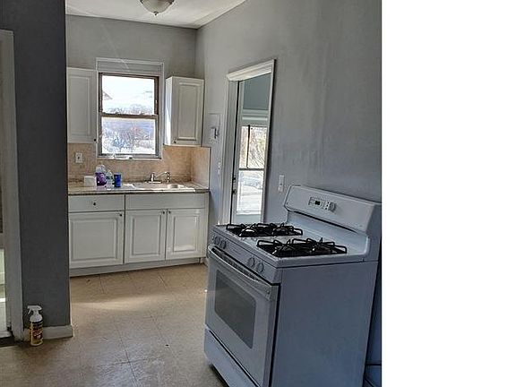 3rd image of 101 Gordon St Floor 2