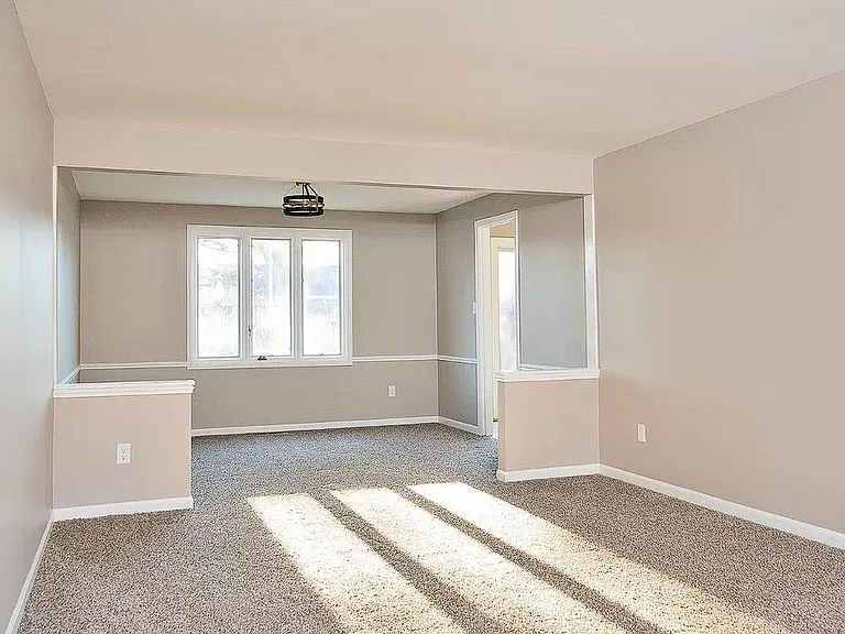 4627 Oak Creek Dr — Photo 3