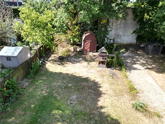 5th image of 2430 Talbot St