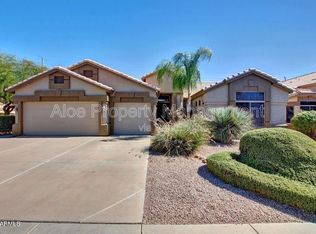 673 S Peppertree Dr, Gilbert, AZ 85296