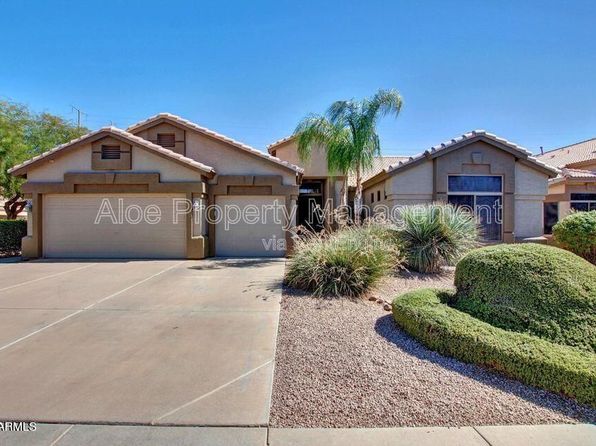 673 S Peppertree Dr