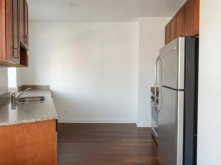 2048 W Touhy Ave #1 — Photo 3