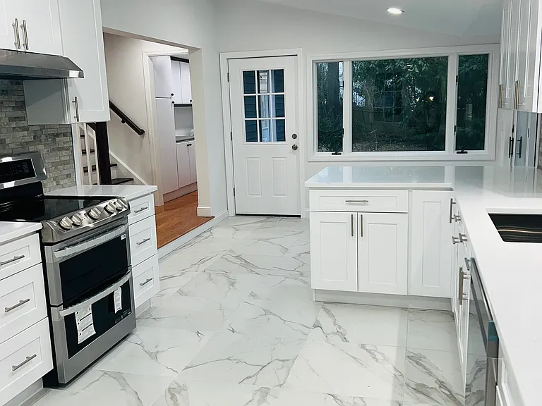 1 Clover Hill Dr — Photo 5