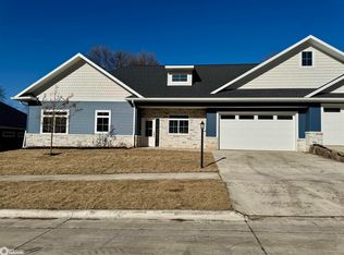 316 27th Ave S, Clear Lake, IA 50428
