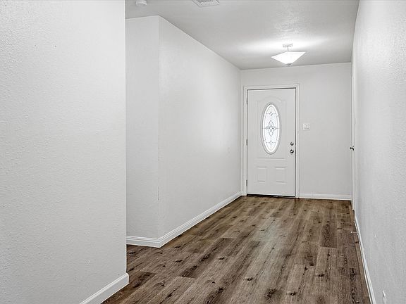 3rd image of 108 Reaves Ln