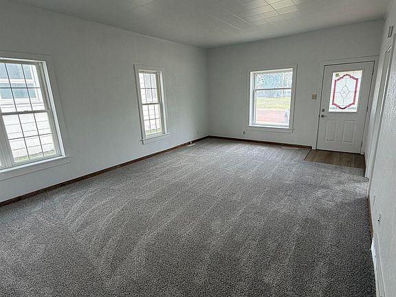 4th image of 221 Main St