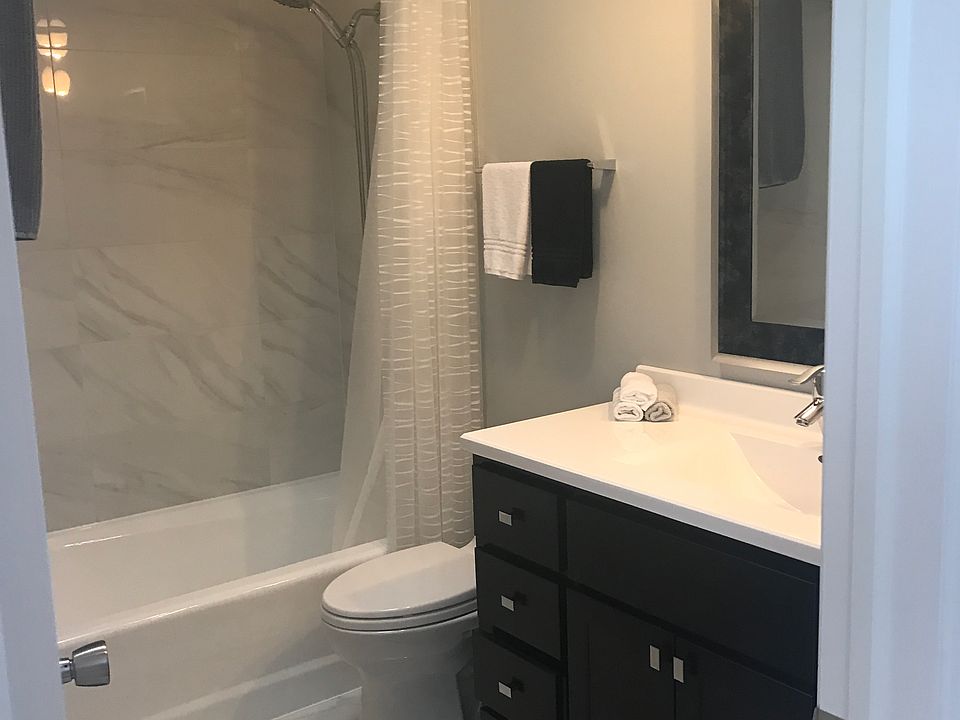 1st image of 200 S Leonard Ln