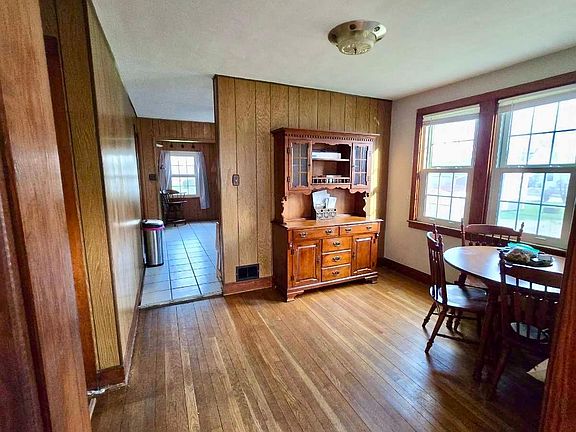 5th image of 408 Sheldon St