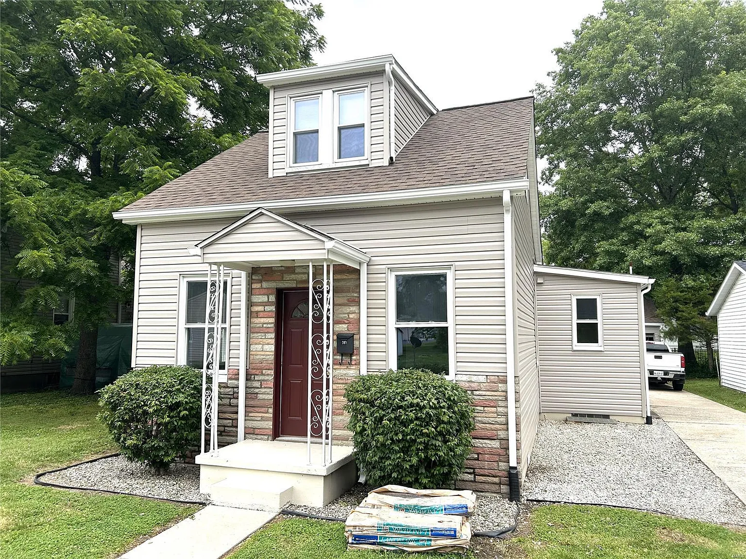 707 E Church St photo 1