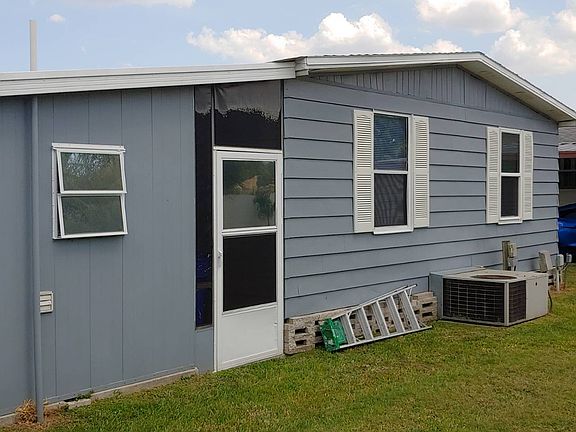 3rd image of 41 Charlotte Cir S